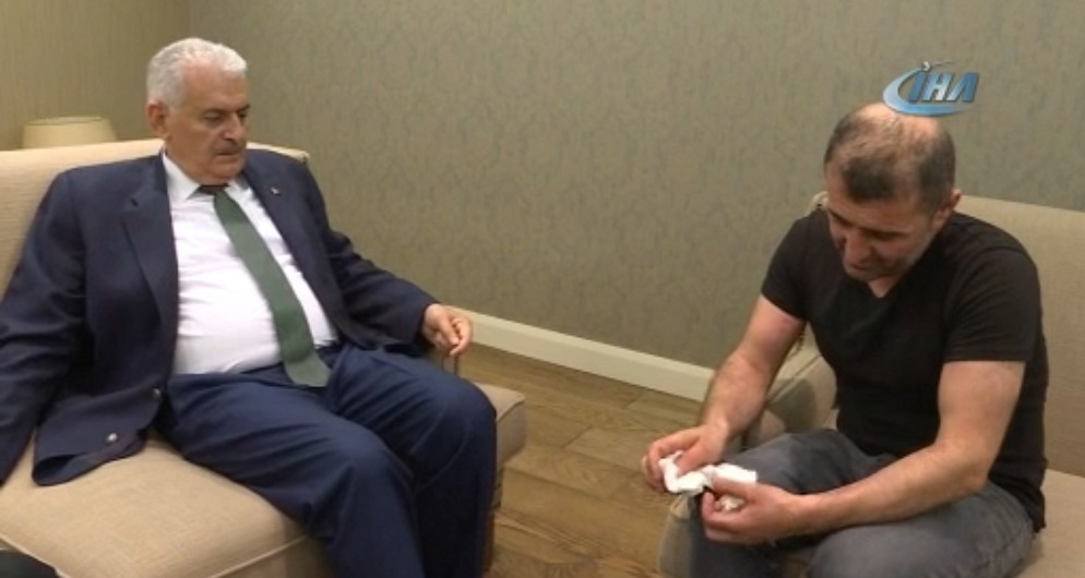 Binali Yıldırım intihar etmek isteyen kişiyi engelleyip, nikaha götürdü