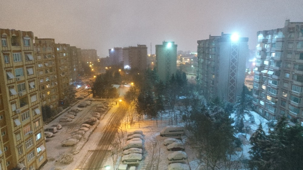 İstanbul'da kar yağışı gün boyu etkisini sürdürecek