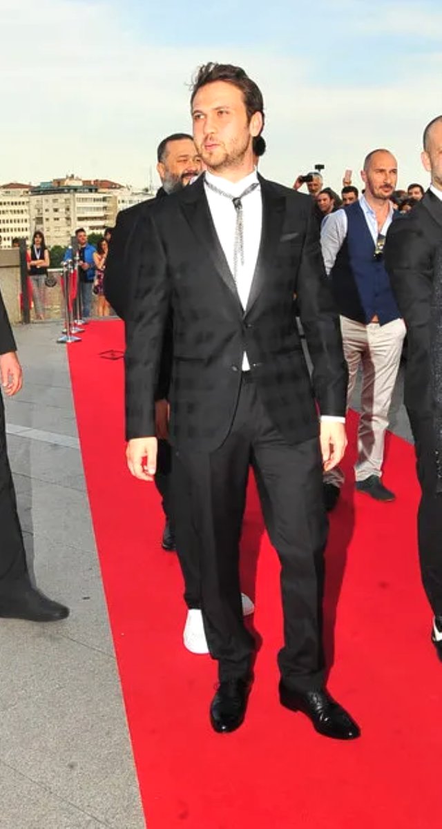 Pazartesi günlerinin reyting rekortmeni Çukur'dan gala gecesi