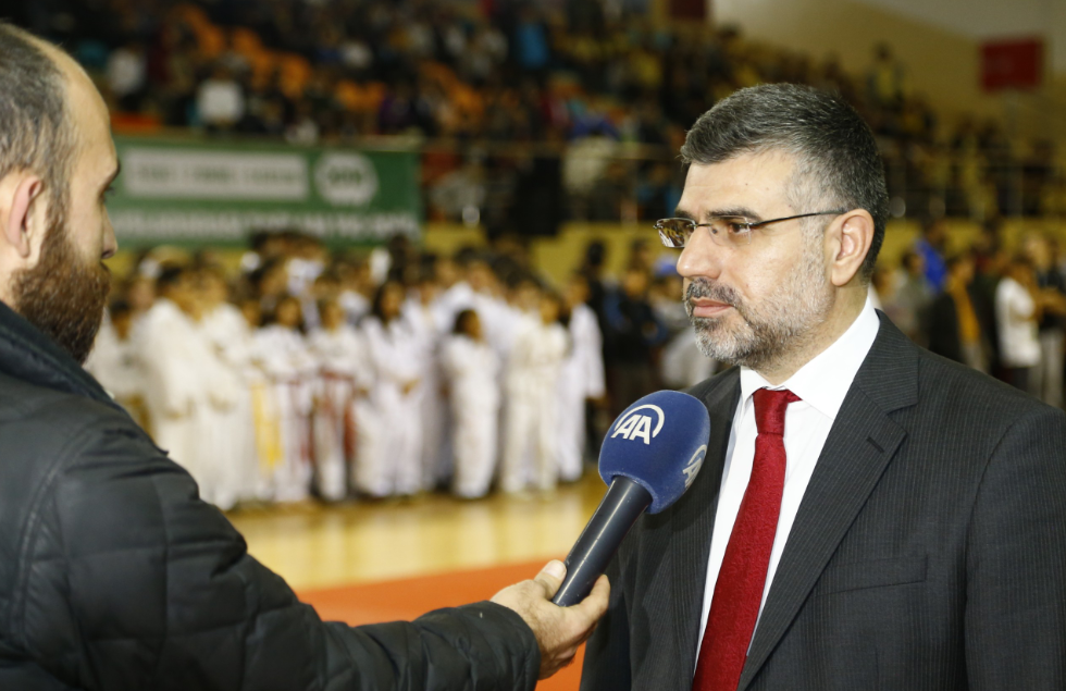 “Spor Şenlikleri ve Kış Spor Okulları” programları başladı