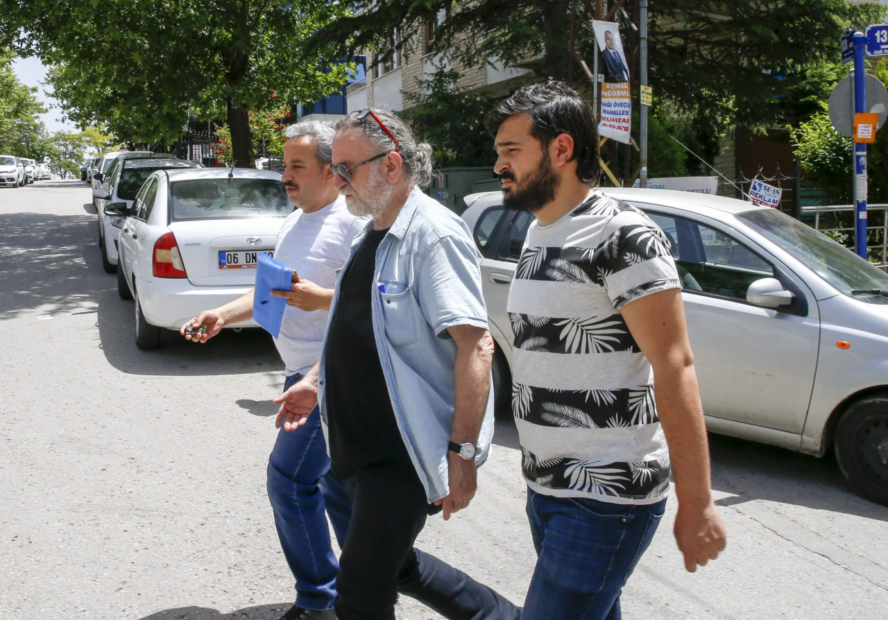 Skandal kitabın yayıncısı Alaattin Topçu, emniyete teslim oldu!