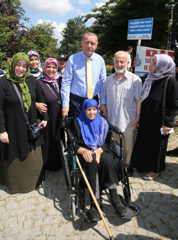 Başkan Erdoğan Çamlıca'da vatandaşlarla buluştu