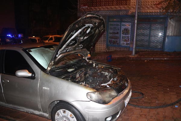 Sultangazi'de sabaha karşı kundaklama şoku! Mahalle ayağa kalktı!