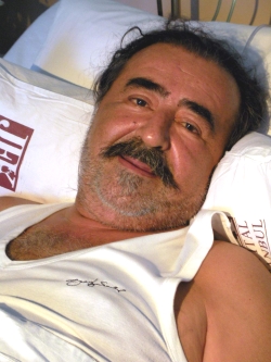 Usta oyuncu Yıldırım Öcek hayatını kaybetti