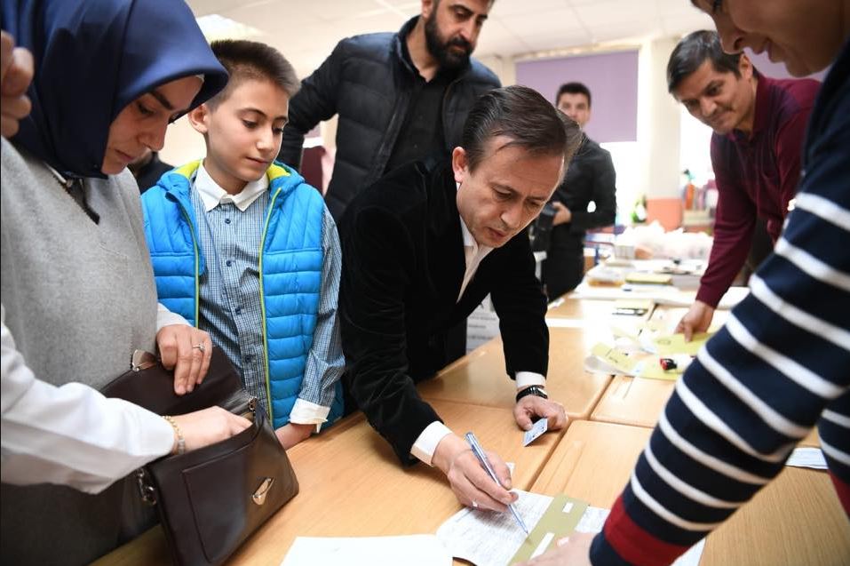 Tuzla Belediye Başkanı Dr. Şadi Yazıcı oyunu kullandı