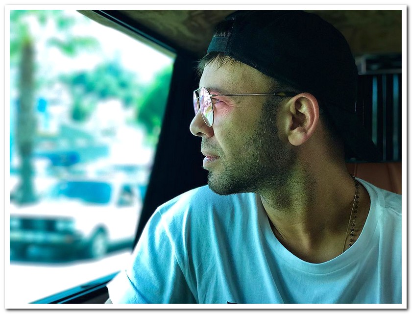 Şarkıcı Berksan trafik kazası geçirdi