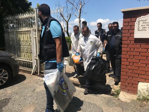 Adnan Oktar operasyonunda çok sayıda silah ele geçirildi