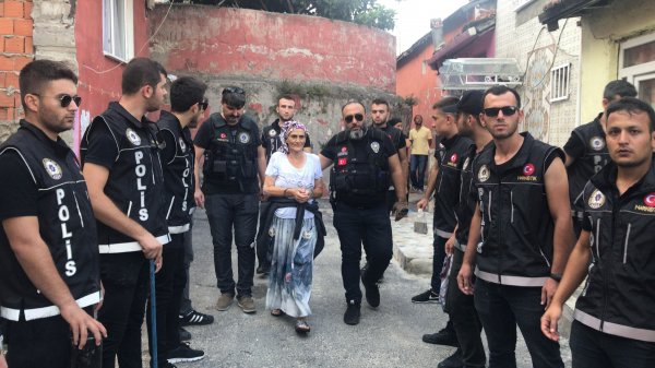 'Torbacı nene' Beyoğlu'nda yakalandı