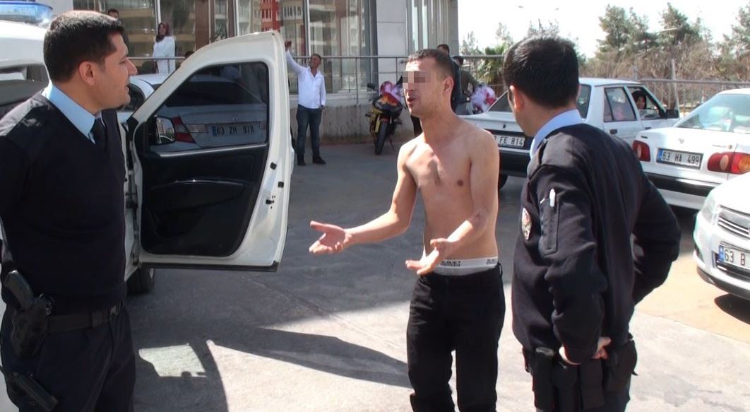 Maddeden Komaya Girdi Yatırıldığı Hastaneden Çırılçıplak Kaçtı