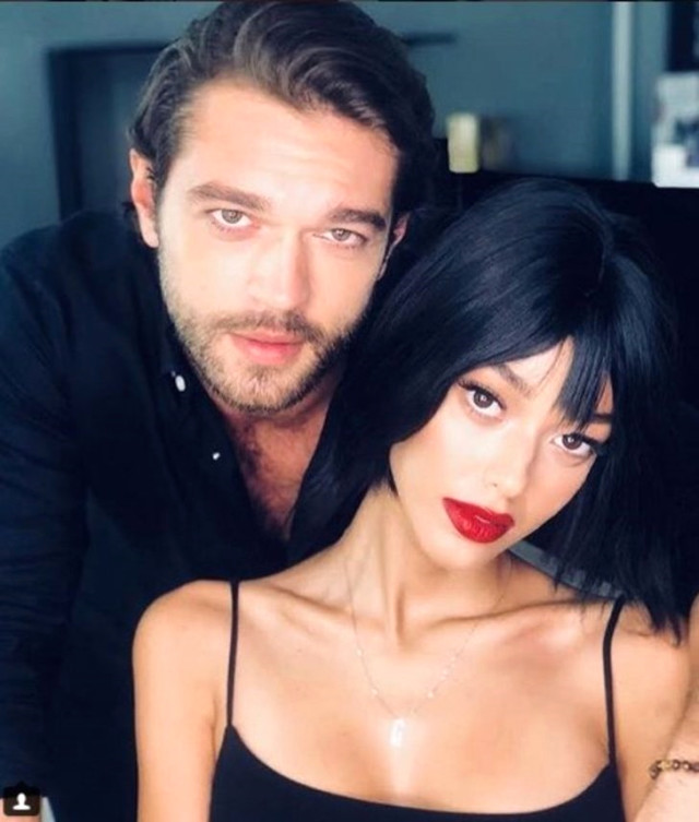 'Yaşamayanlar' gala fotoğrafları! Elçin Sangu, Serenay Sarıkaya ne giydi?