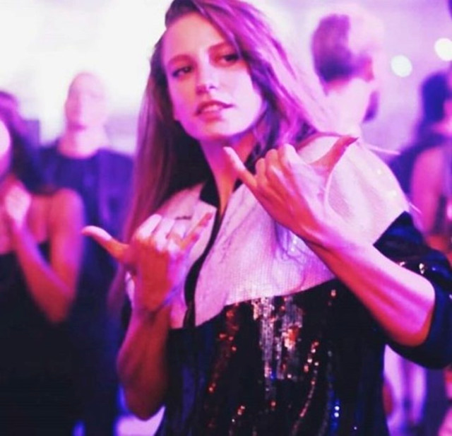 'Yaşamayanlar' gala fotoğrafları! Elçin Sangu, Serenay Sarıkaya ne giydi?