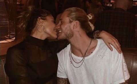 Beşiktaşlı Karius sevgilisiyle görüntülendi