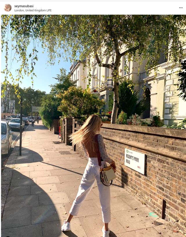 Şeyma Subaşı İngiliz Bayrağı üzerinde poz verdi