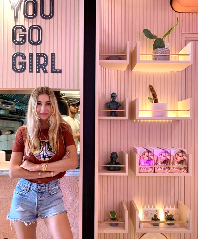 Şeyma Subaşı'nın 'Sadece Şeyma' kitabı 40 bin tane satıldı