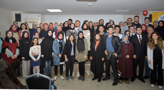 Tuzla Belediyesi Gençlik Merkezi Şiir Kulübünün Şiir Dinletisi