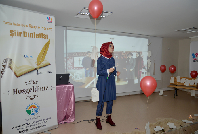 Tuzla Belediyesi Gençlik Merkezi Şiir Kulübünün Şiir Dinletisi
