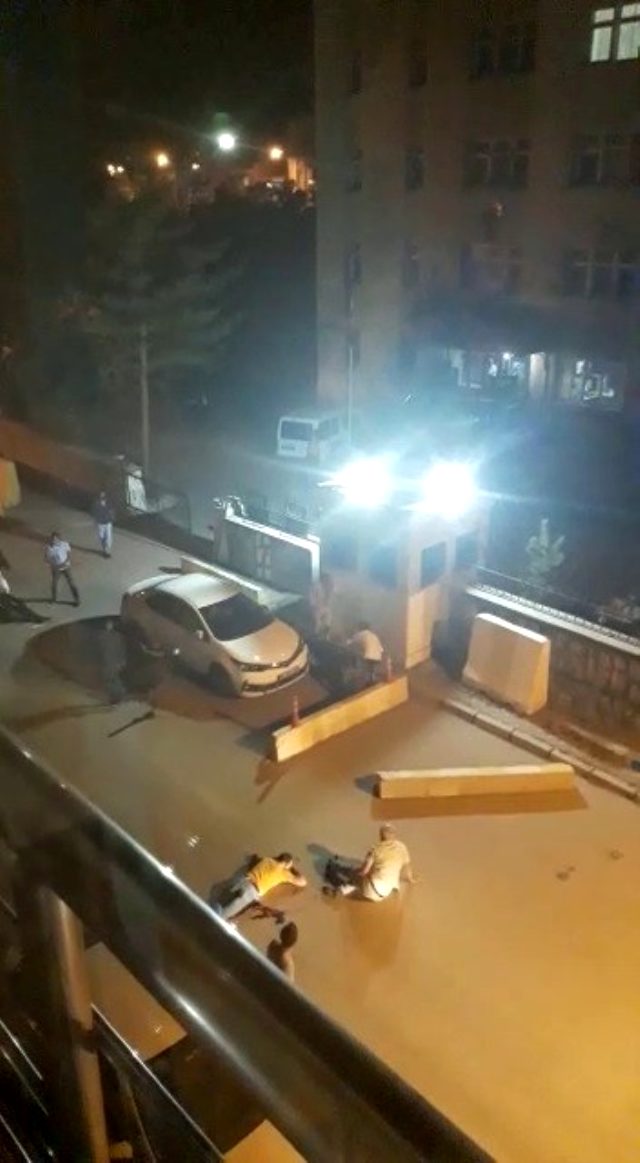 Polis merkezi kan gölüne döndü! Çok sayıda ölü ve yaralı var...