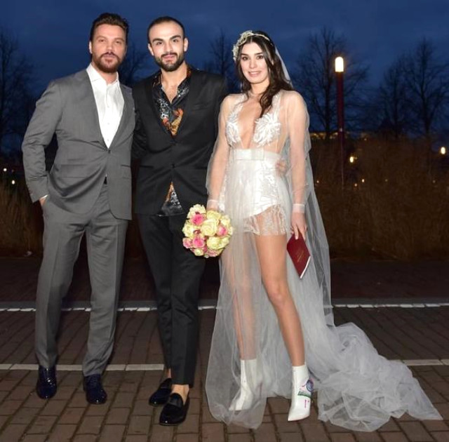 Sinan Akçıl, Burcu Kıratlı'nın Gelinliğini Eleştirenlere Sert Çıktı: Başkasına Laf Düşmez