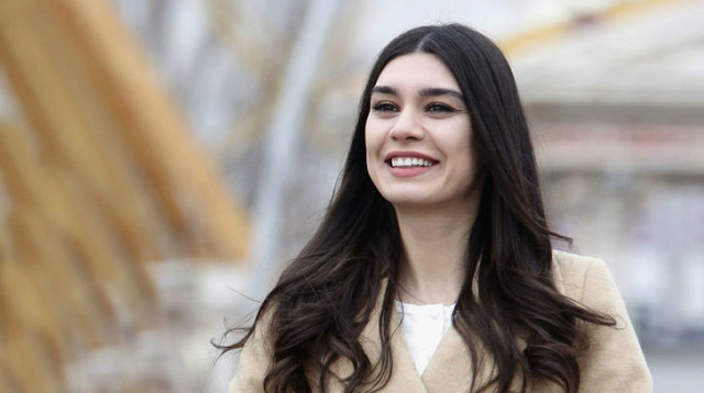 Sinan Akçıl'la Burcu Kırat'lı evleniyor | Burcu Kıratlı kimdir?