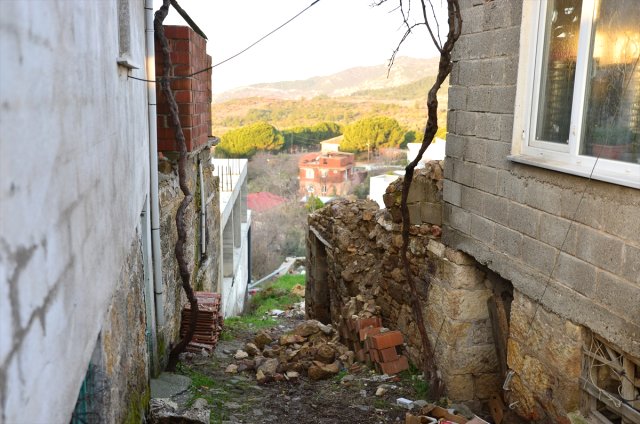 Bakan Deprem Bilançosunu Açıkladı: 85 Konut, 5 Ahır, 1 Okul ve 2 cami hasar gördü