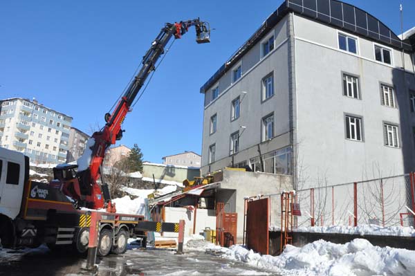 kafenin çatısı çöktü: 1 ölü 7 yaralı