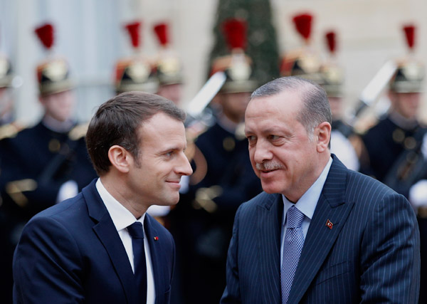 son-dakika-erdogan-a-paris-te-resmi-karsilama-10567808.jpeg