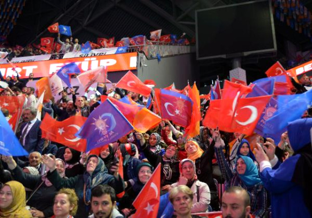 Cumhurbaşkanı Erdoğan seçim manifestosunu açıklıyor! Tüm Türkiye nefesini tuttu!