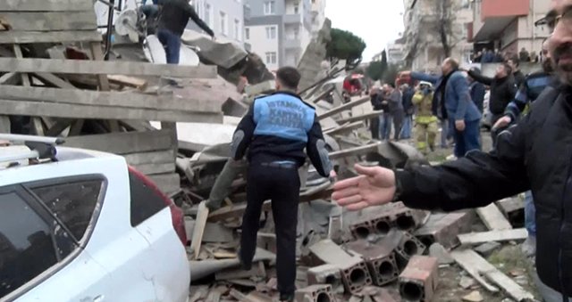 Kartal'da 6 katlı bir bina çöktü