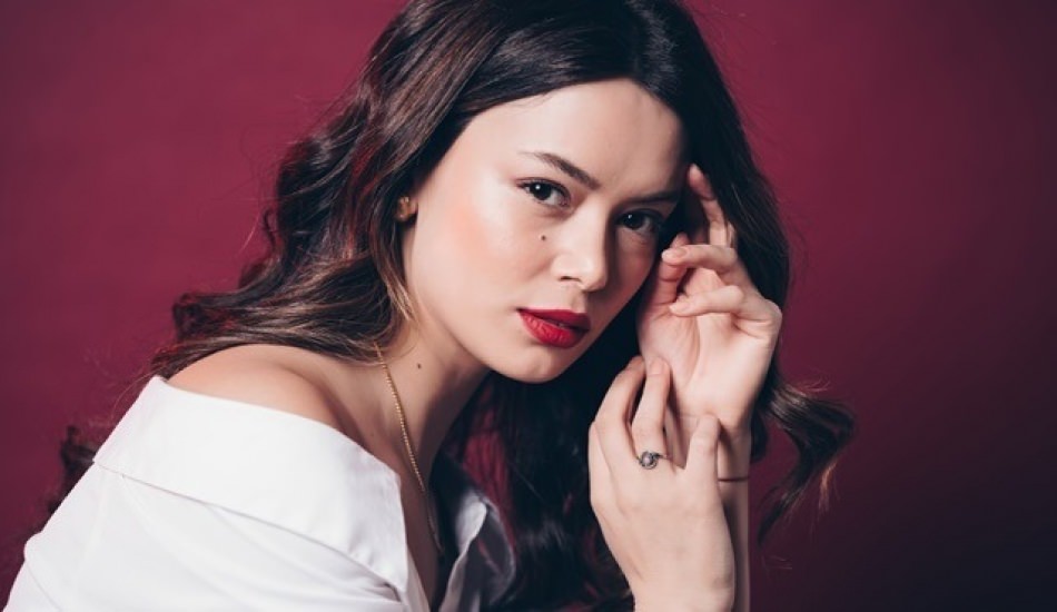 Seray Kaya sevgilisiyle el ele yakalandı!