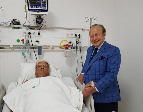 Cüneyt Arkın'ın hastaneden ilk fotoğrafı