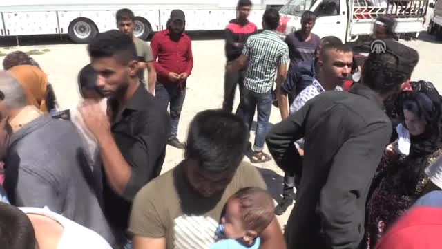 Suriyeli mülteciler ülkelerine dönüyor