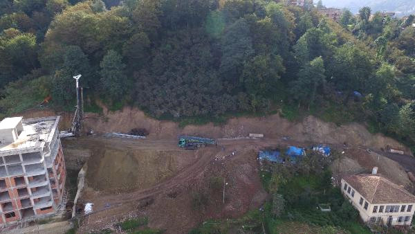 Sürmene'de Bir Mahalle Denize Kayıyor | 7 Bina Boşaltıldı, 200 Kişi Tahliye Edildi