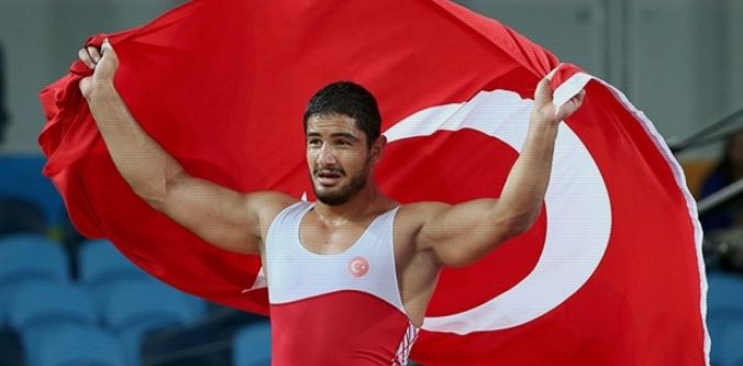  Taha Akgül kimdir? Aslen nereli ve kaç yaşında?