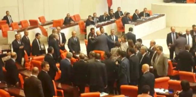 Musa Çam Kimdir, Aslen Nerelidir | Meclis Genel Kurulu'nda Neden Ceza Aldı