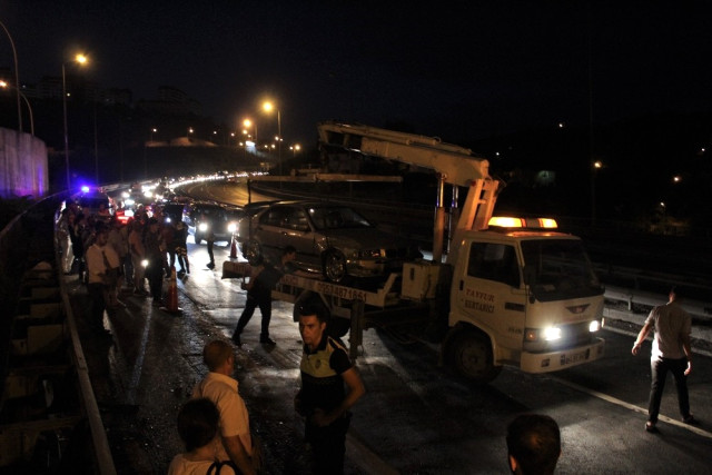 TEM'de 9 araç birbirine girdi! 6 kişi yaralı