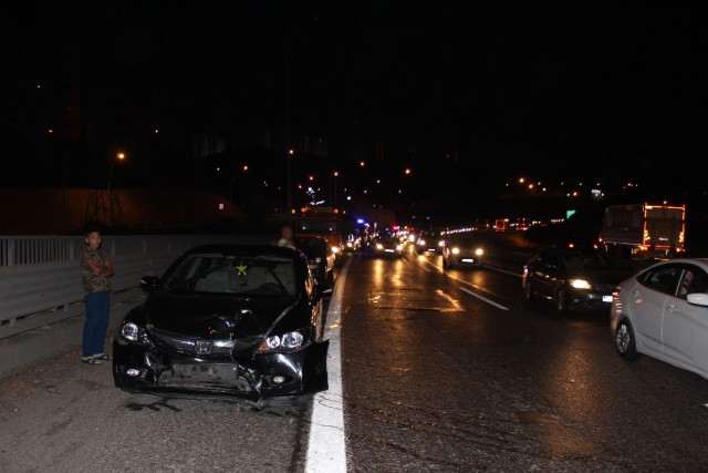 TEM'de 9 araç birbirine girdi! 6 kişi yaralı