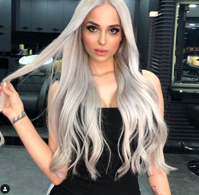 Merve Sanay tesettürü bırakıp eski haline geri döndü