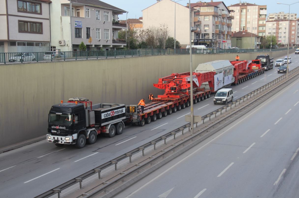 Kocaeli'de 280 Tekerlekli Dev Tır!