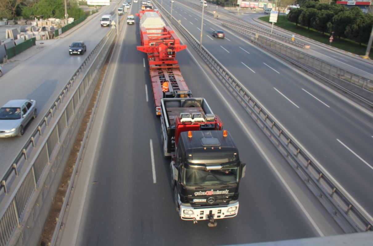 Kocaeli'de 280 Tekerlekli Dev Tır!