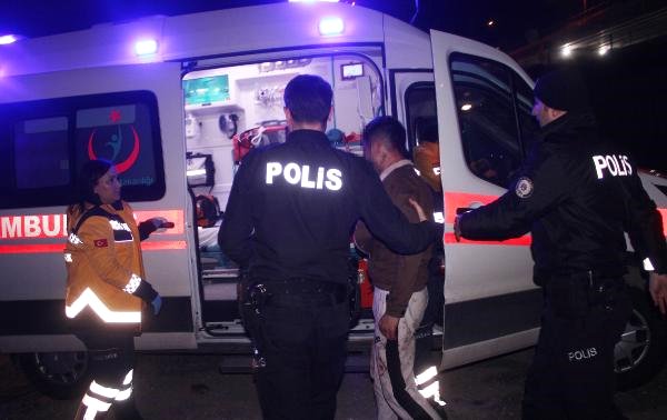 Trans bireyler gazetecileri görünce soyundu