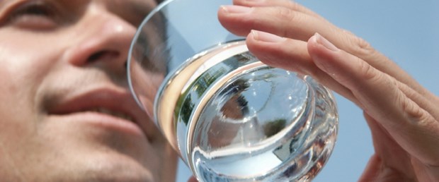 Suyun faydaları nelerdir? Günde ne kadar, kaç litre su içmeliyiz?