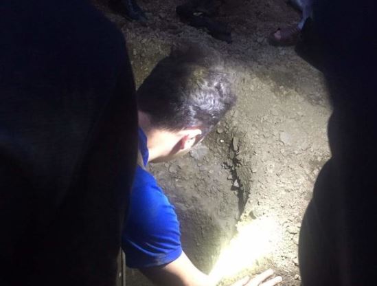 10 yaşlarında bir çocuk inşaat çukuruna düştü!