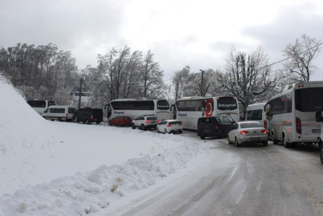 Uludağ'da Zor Anlar | Zincir Satıcıları Bayram Etti