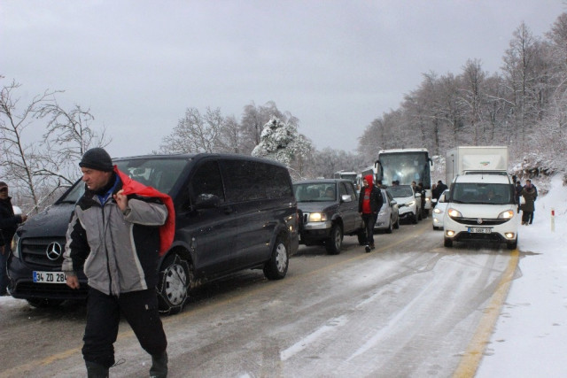Uludağ'da Zor Anlar | Zincir Satıcıları Bayram Etti