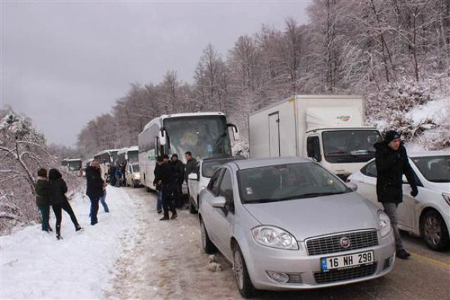 Uludağ'da Zor Anlar | Zincir Satıcıları Bayram Etti