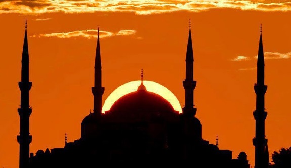 Miraç Kandili namazı nasıl kılınır? Saat kaçta kılınır? Kaç rekattır?