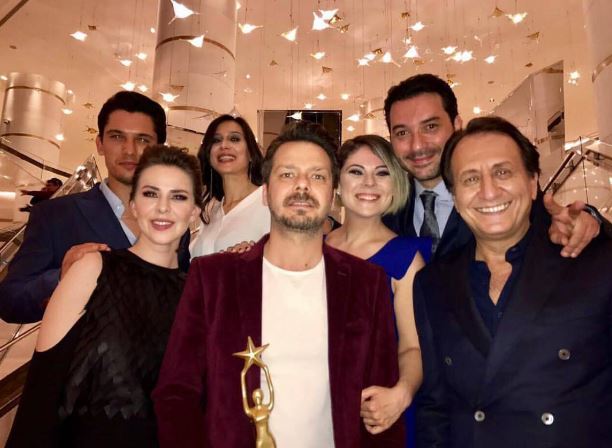 Özlem Çınar kimdir? Kaç yaşında? | Arka sokaklardan ayrılıyor mu?