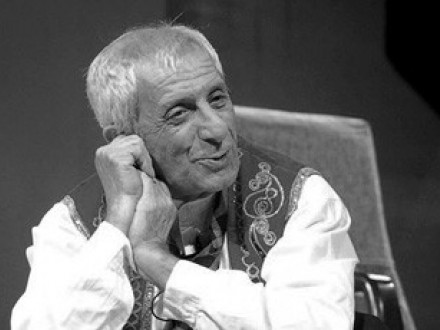 Nejat Uygur kimdir? Aslen nereli? Nejat Uygur’un 5. ölüm yıldönümü