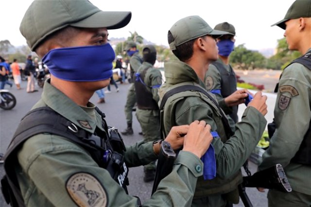 Venezuela darbe canlı izle! Venezuela'da darbe oldu mu?