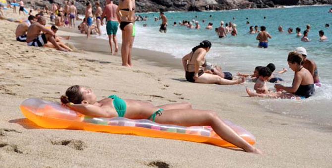 Antalya'daki otellerde bayram yoğunluğu